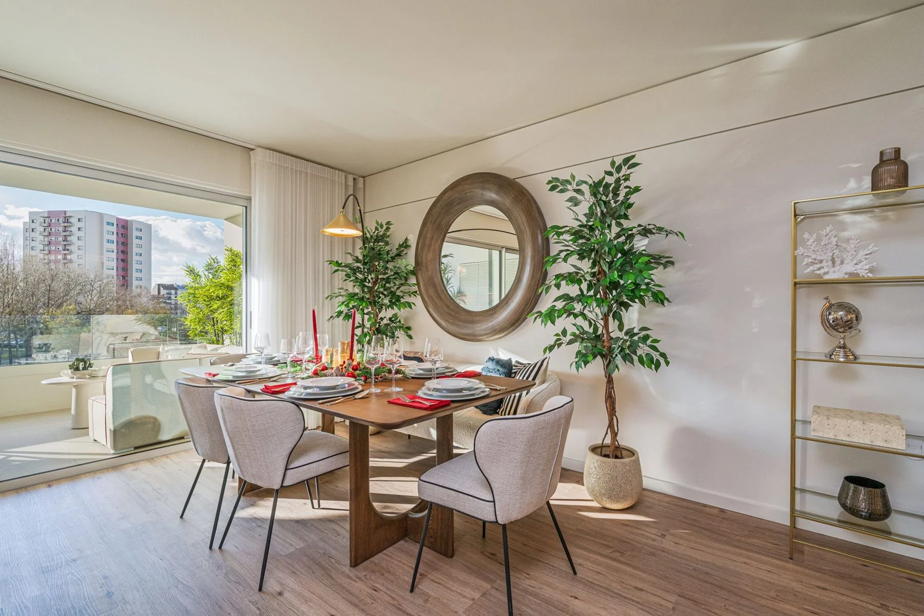 Fotografia da Prelada: sala jantar luz
